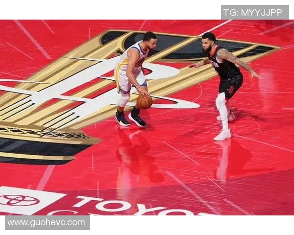 火箭与雷霆历年对决比分回顾及精彩瞬间分析